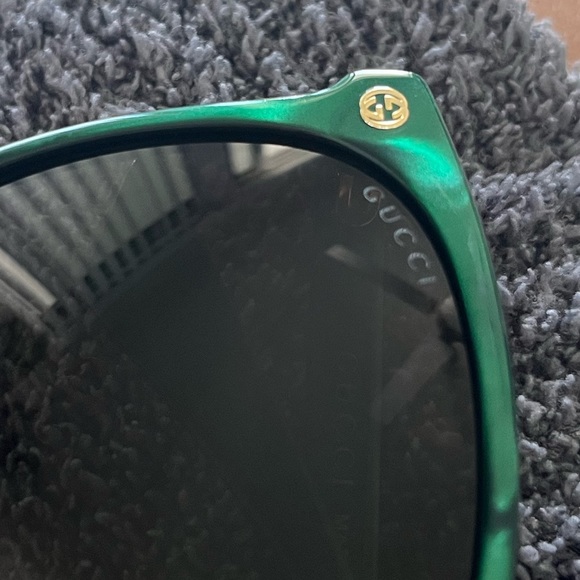 EUC Gucci Oversize Gradient Sunglasses Green Frames Case and cloth included - Picture 9 of 12